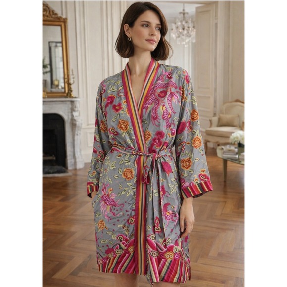 Victoria's Secret Other - Victoria's Secret Satin Dragon Floral Kimono Robe Women's Gray Pink Boho
